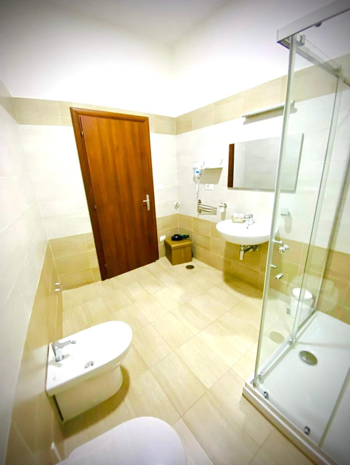 נאפולי Rianna House B&B מראה חיצוני תמונה
