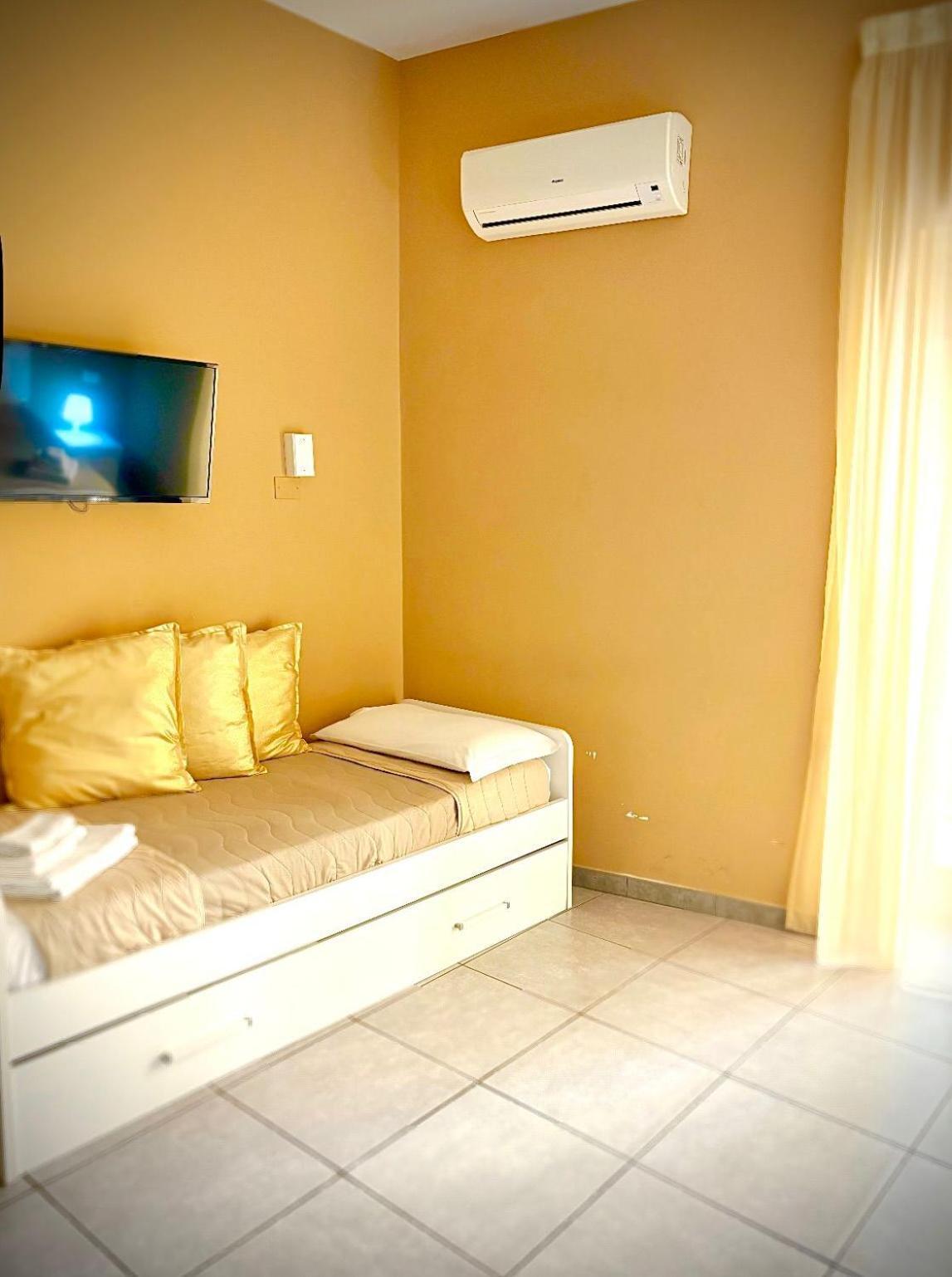 נאפולי Rianna House B&B מראה חיצוני תמונה