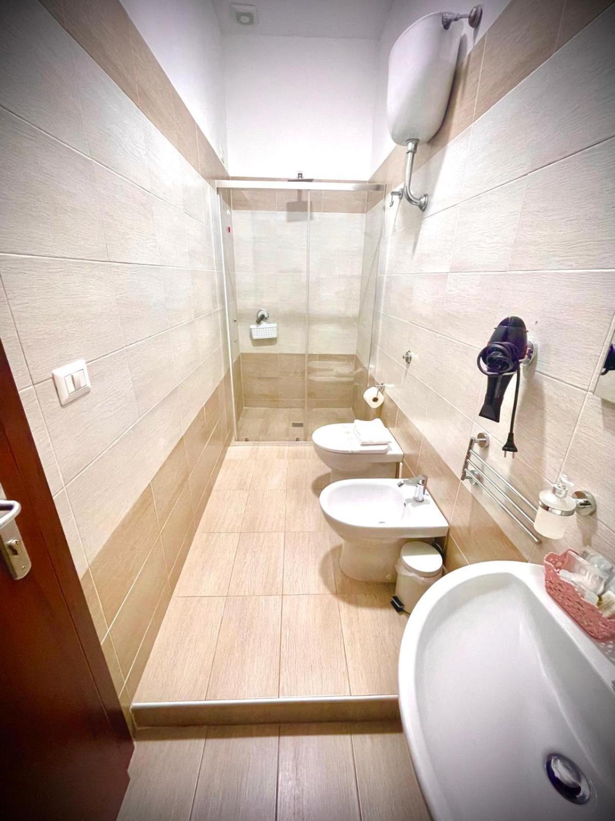נאפולי Rianna House B&B מראה חיצוני תמונה