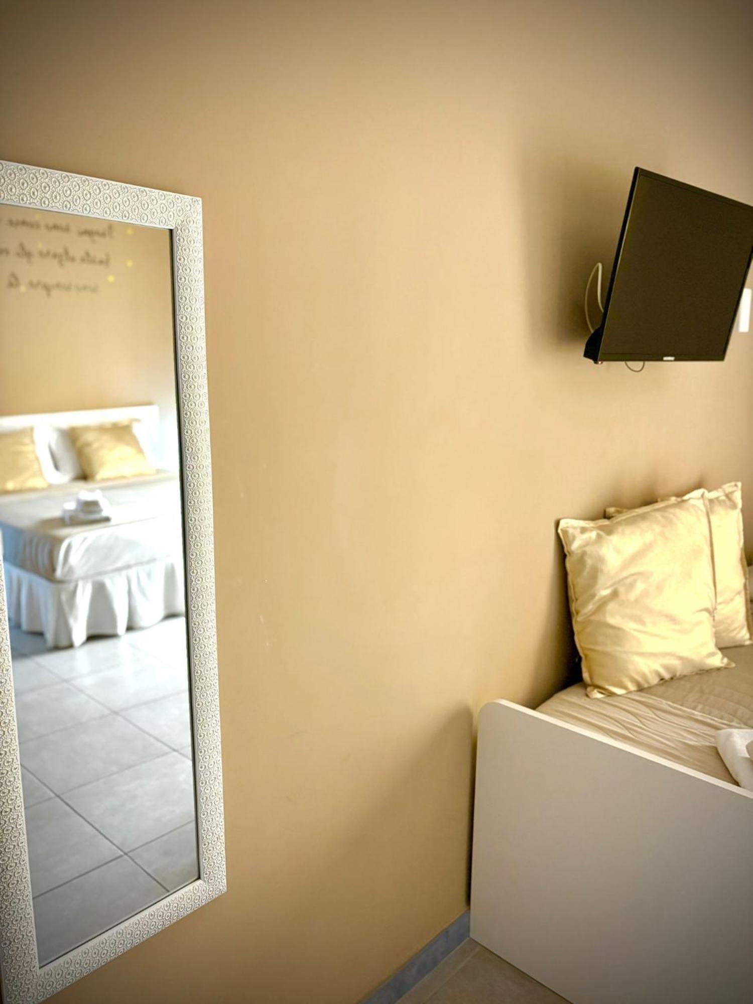 נאפולי Rianna House B&B מראה חיצוני תמונה