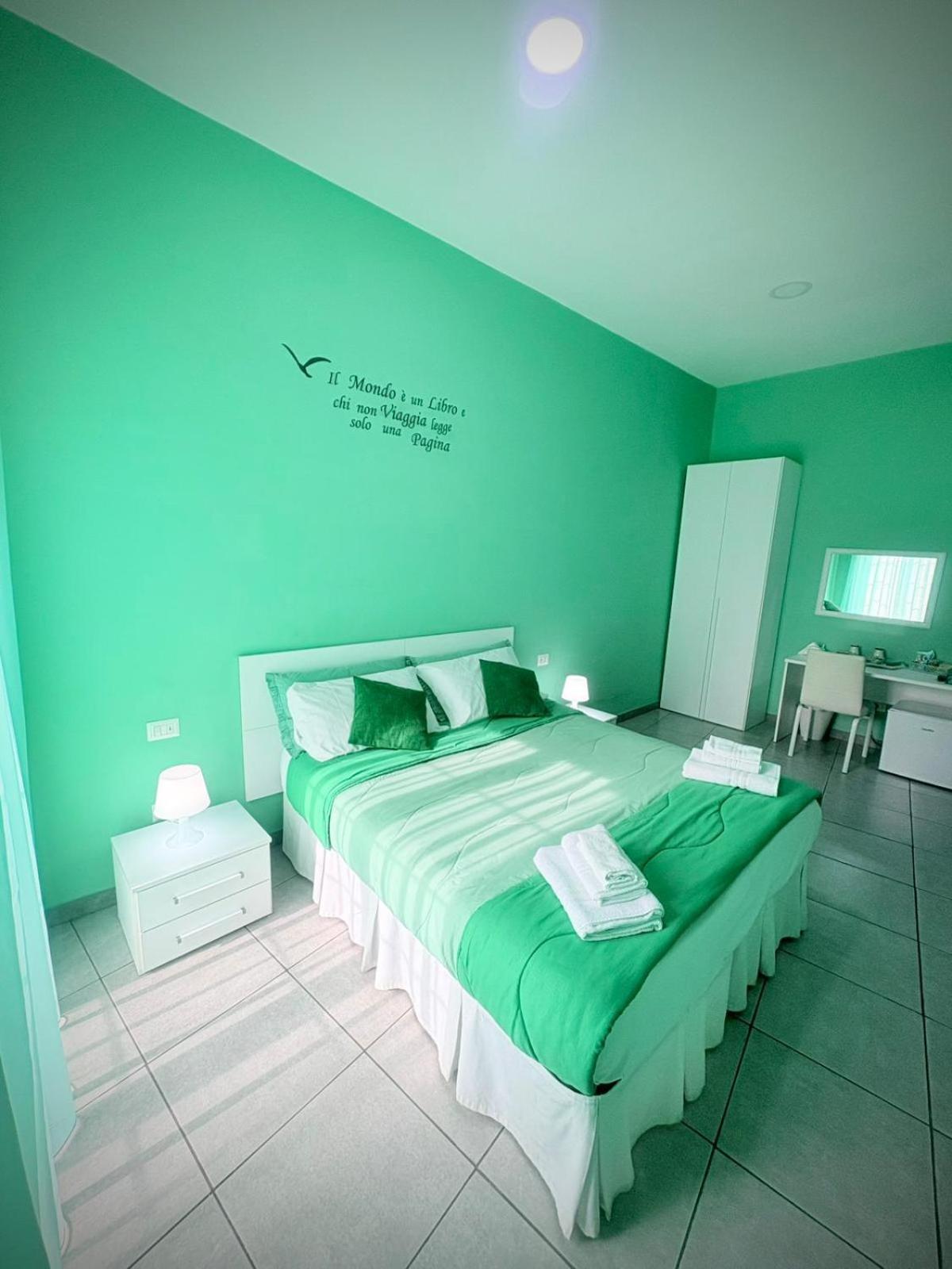 נאפולי Rianna House B&B מראה חיצוני תמונה