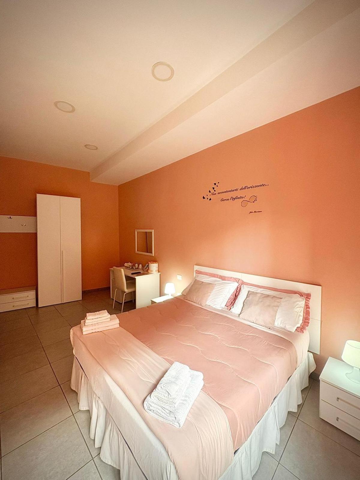 נאפולי Rianna House B&B מראה חיצוני תמונה
