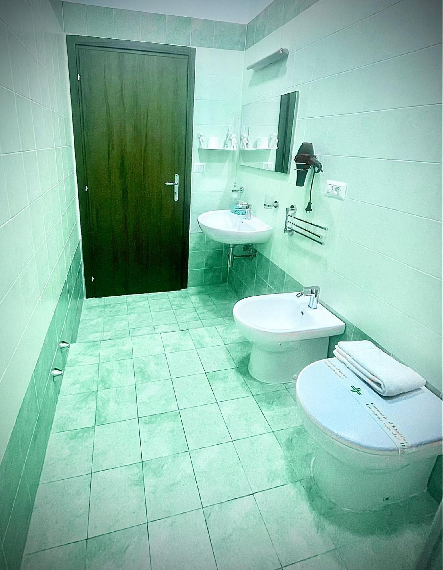 נאפולי Rianna House B&B מראה חיצוני תמונה